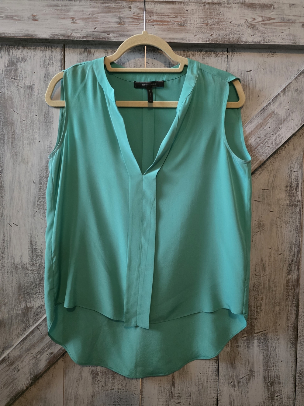 BCBGMaxAzria Teal Sleeveless V-Neck Blouse